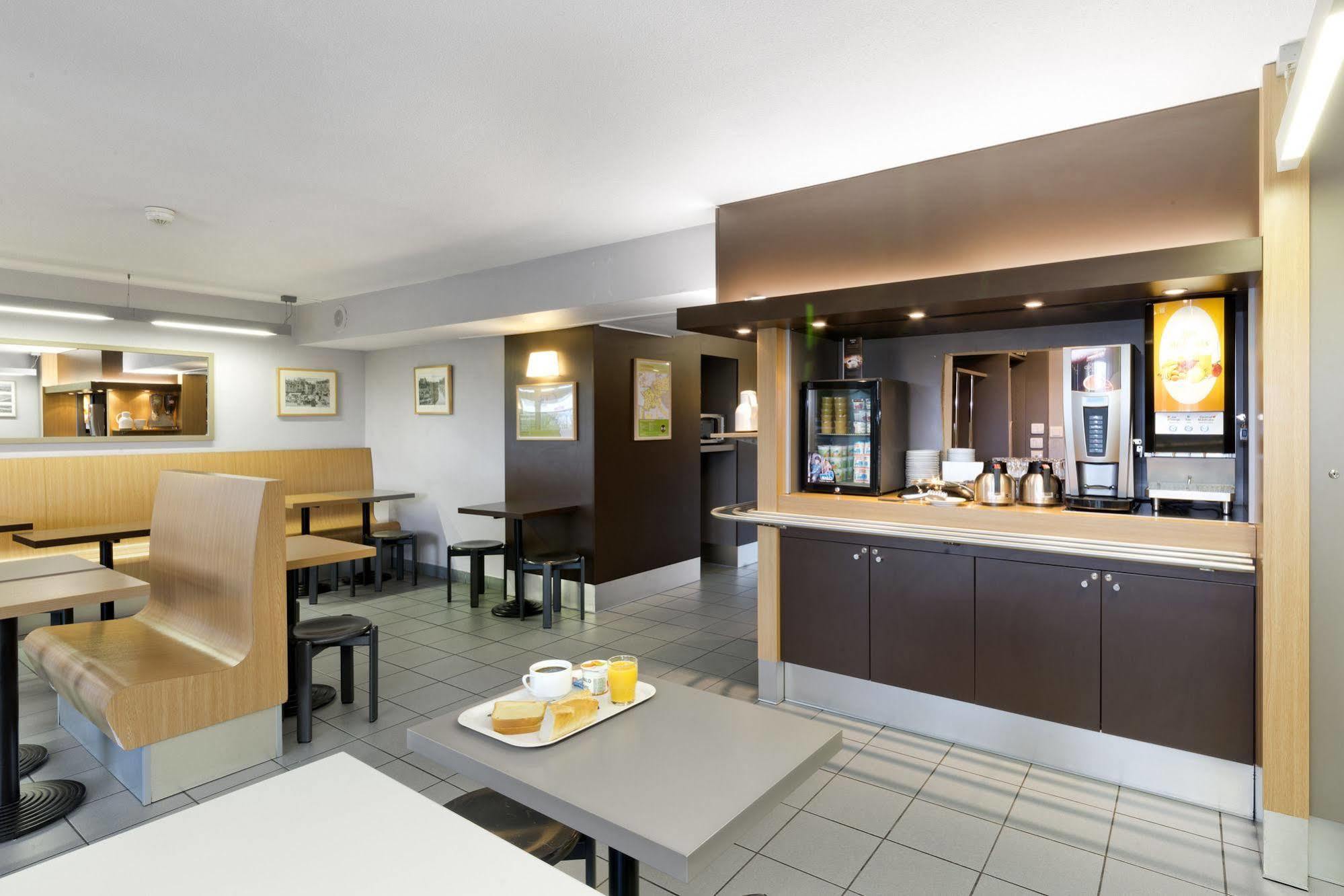 B&B HOTEL Vannes Est Golfe du Morbihan Exterior foto